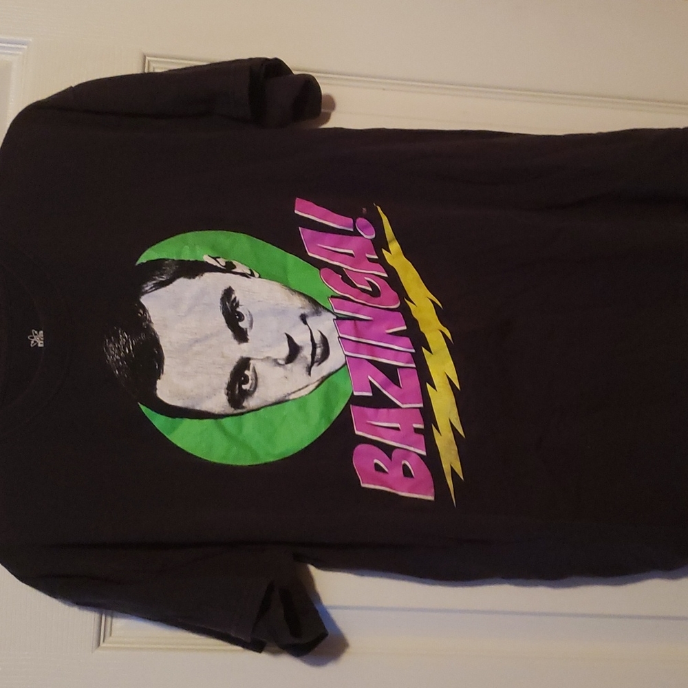 Big Bang Theory T-Shirt Sheldon “BAZINGA!” Size M